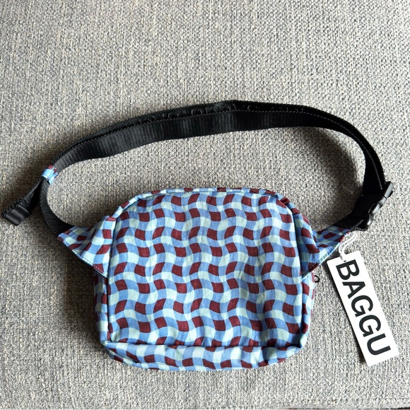 Baggu Wavy Gingham Blue Fanny Pack New - Picture 6 of 10